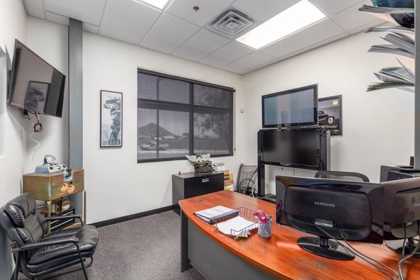 1700 E Robin Ln, Phoenix, AZ 85024